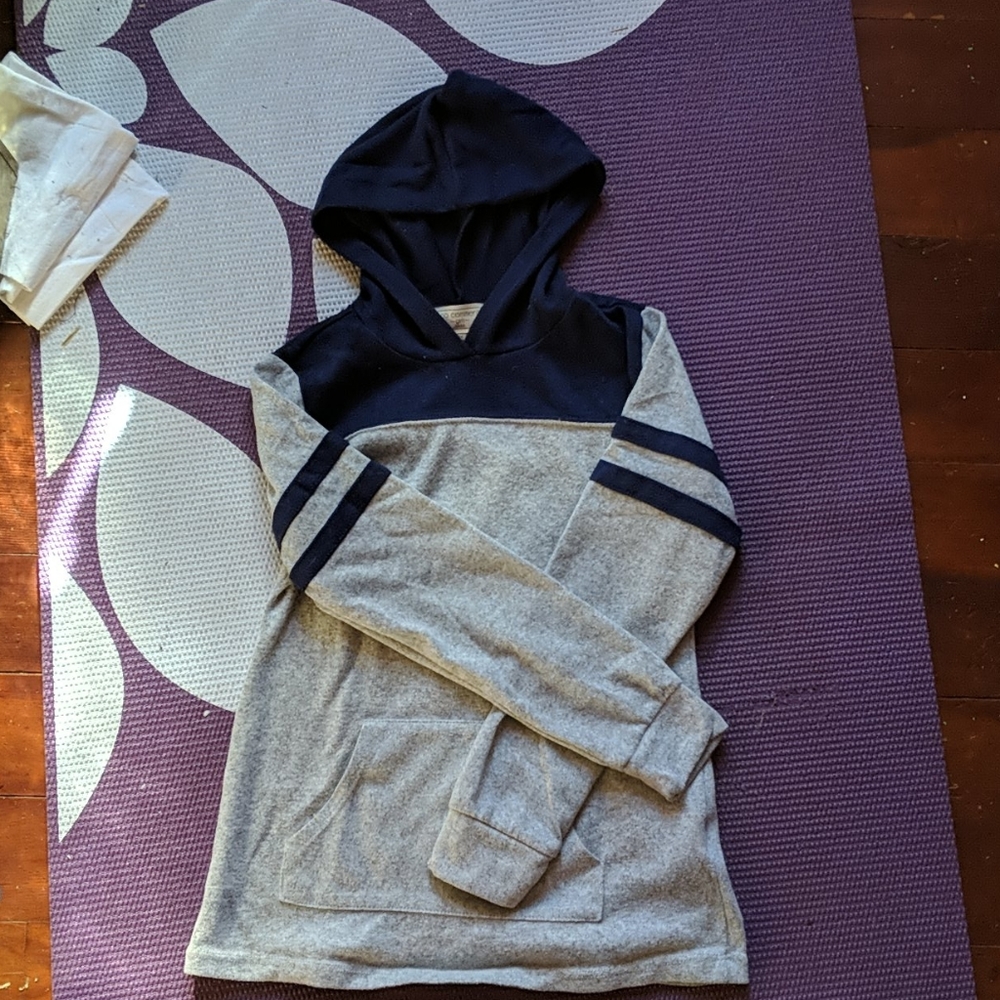Girls 10/12 Long Sleeve with Hood